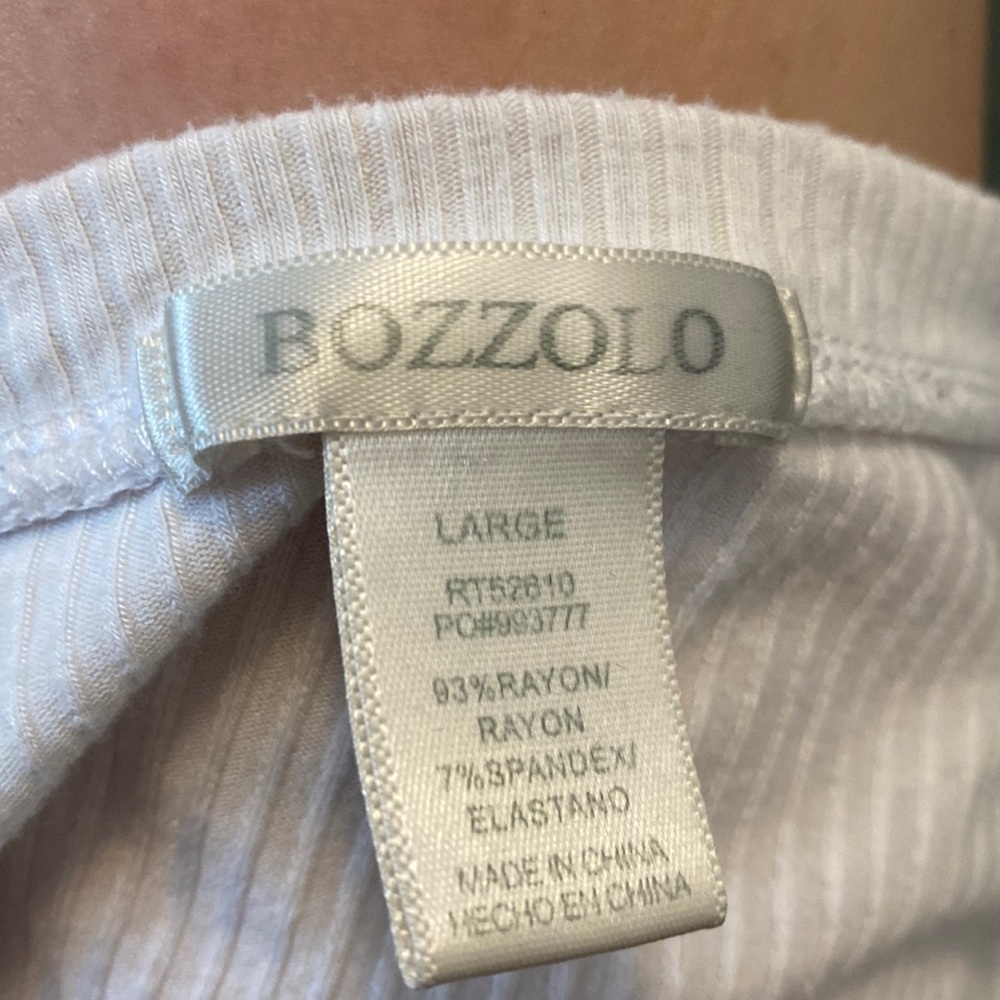 Women’s V-neck crop top white